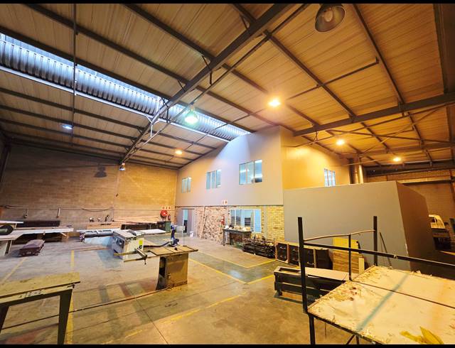 637M² WAREHOUSE TO LET IN KYA SANDS